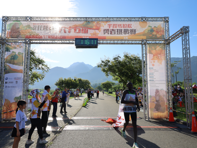 報名突破9國1500人 ! 2026「六十石山超半程馬拉松」9/13 挑戰壯觀金色花海賽道